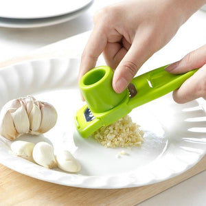 1PC Multi Functional Ginger Garlic Grinding Grater Planer Slicer Cutter Cooking Tool Utensils Kitchen Accessories (Random Color)